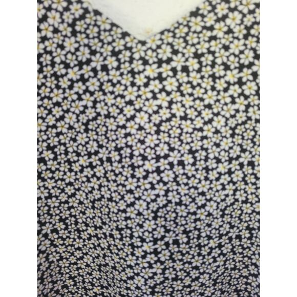 Forever 21 Women's Daisy Blue Sleeveless Blouse size Medium Tank Top‎ #14 - Picture 4 of 4